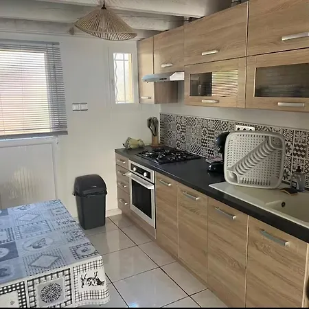 Cosy Au Calme, Exterieur Et Parking Prive Lägenhet *